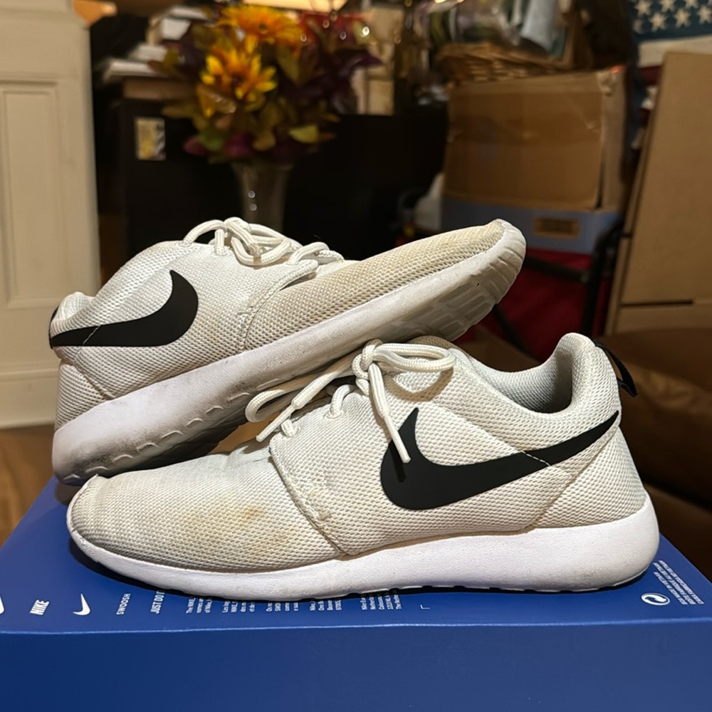 Nike Roshe White